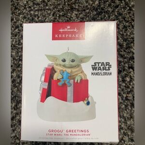Hallmark Keepsake Ornament The Mandalorian Animatronic Grogu Star Wars NEW